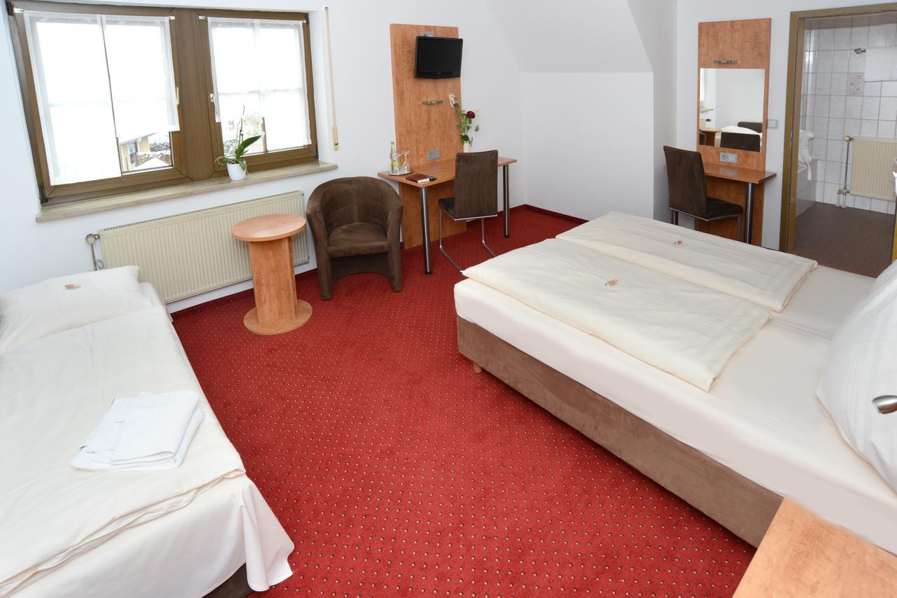 Hotel Jaegerhof Roth  Exterior foto